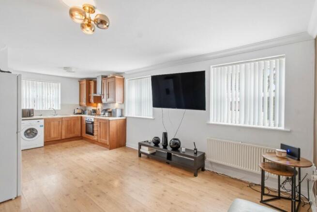 2 bed Apartment for sale Image 5