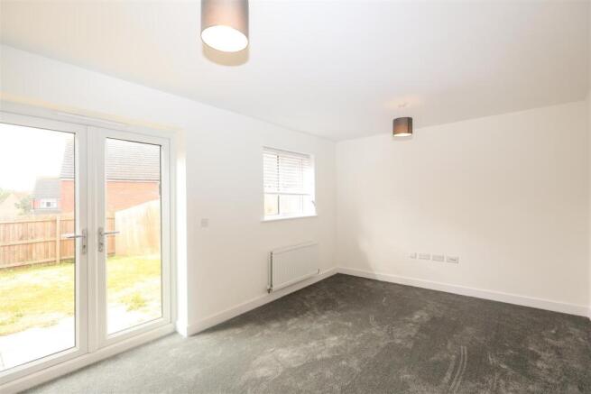 3 bed Semi-Detached to rent Image 11