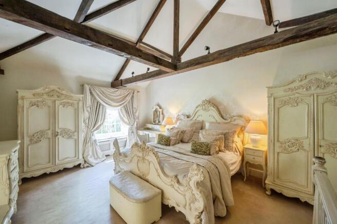 4 bed Character Property for sale Image 12