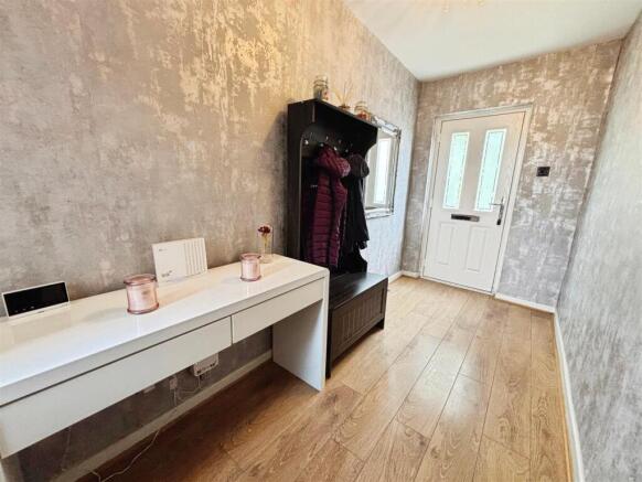 2 bed Semi-Detached for sale Image 10