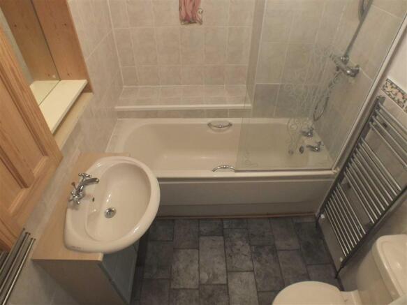 CENTRAL BATHROOM/WC