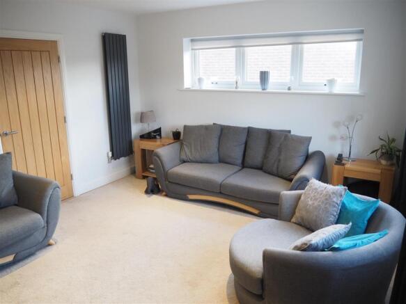 Large Lounge 413