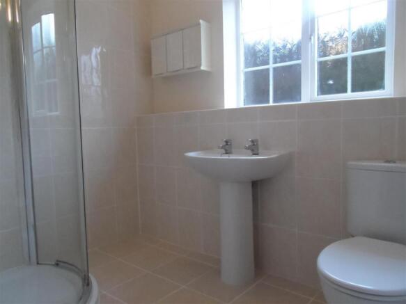 SHOWER ROOM/WC