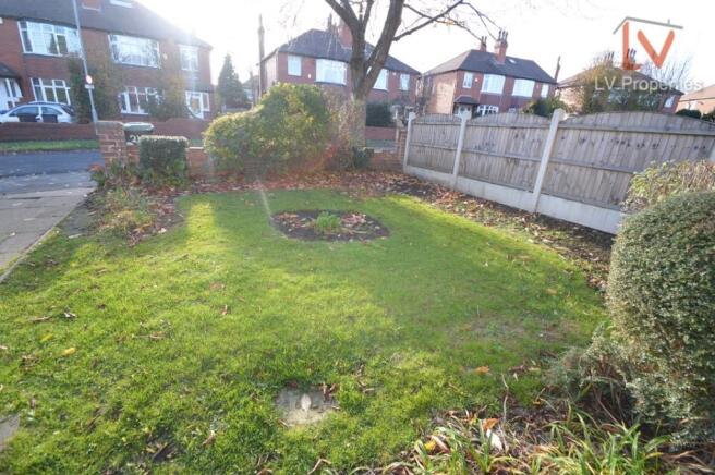 5 bed Semi-Detached to rent Image 8
