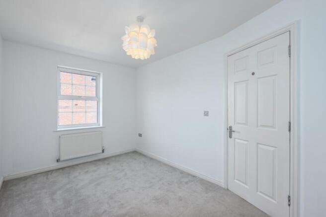 4 bed House for sale Image 9