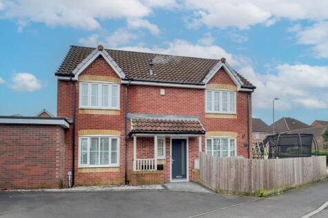 Clos Coed Bach, Blackwood, NP12