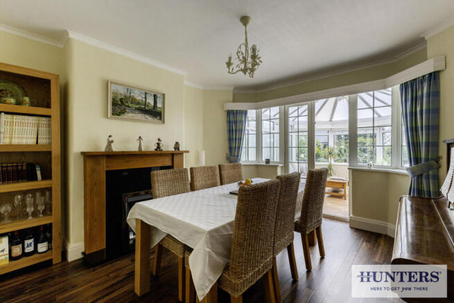 5 bed Semi-Detached for sale Image 8