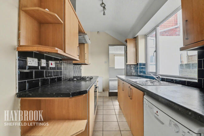 2 bed Terraced to rent Image 4