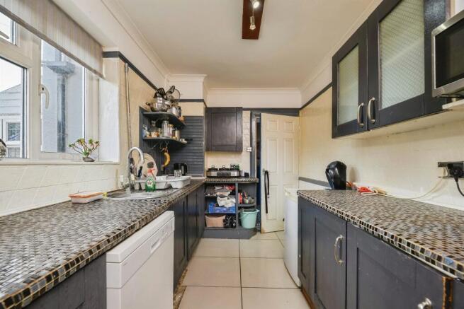3 bed Semi-Detached for sale Image 6