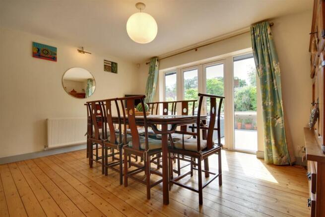 Dining room.jpg