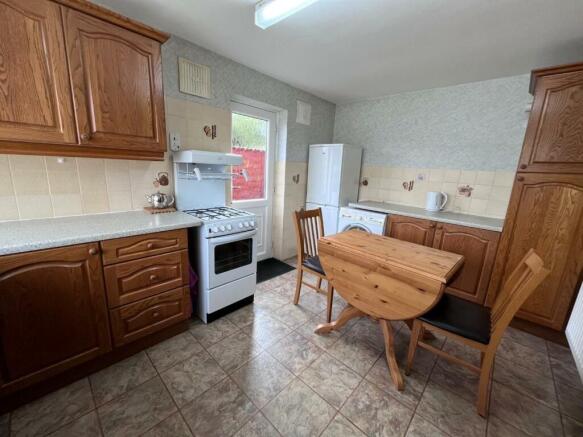 Breakfast Kitchen 1.jpg