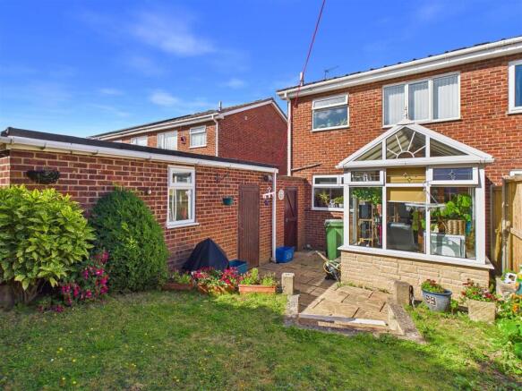 3 bed Semi-Detached for sale Image 9