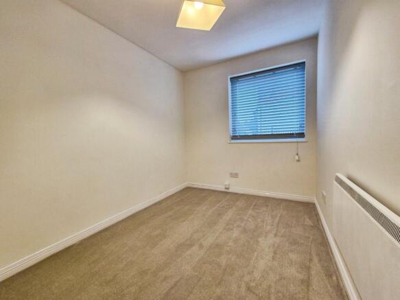2 bed Apartment to rent Image 6