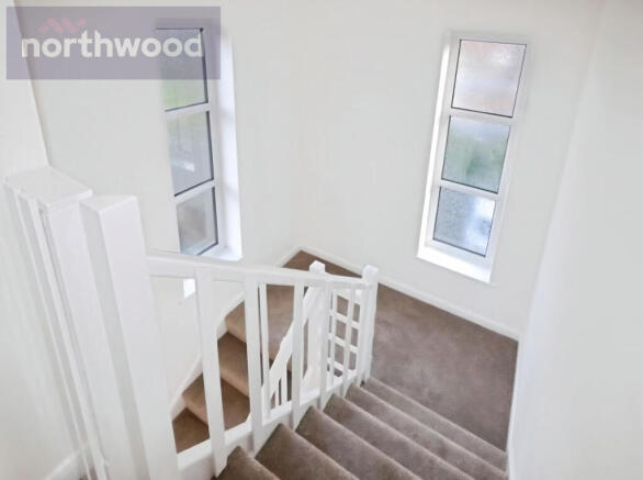 2 bed Maisonette to rent Image 6