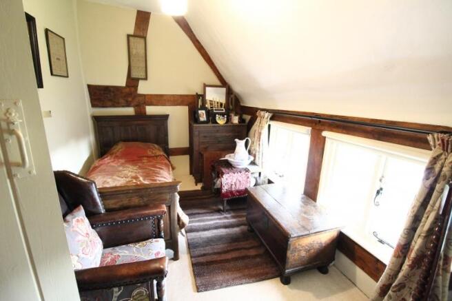 https://s3-eu-west-1.amazonaws.com/propertylab/allanmorris/property-images/standard/4507_The Old Post Office - Bedroom Three new.JPG