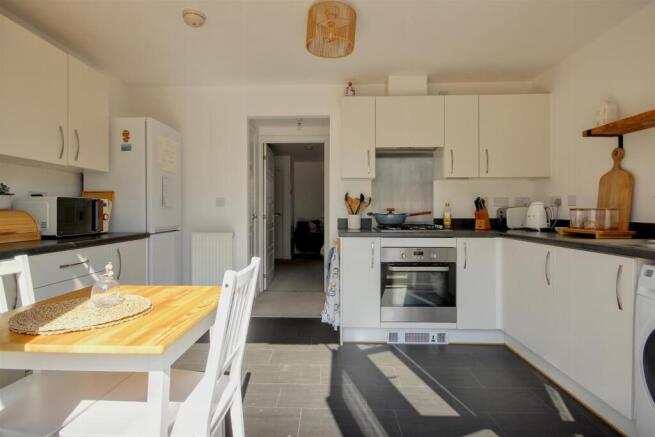 2 bed Terraced for sale Image 9