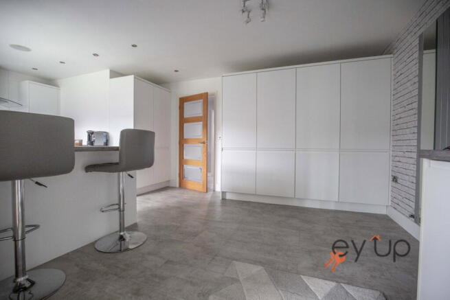 3 bed Detached for sale Image 6