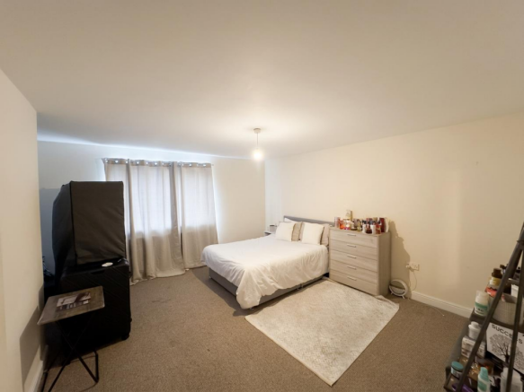 2 bed Town House to rent Image 4