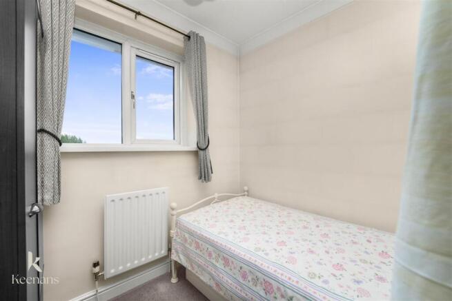 4 bed Detached for sale Image 8