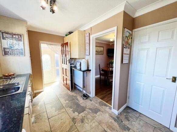 Kitchen 3.jpg