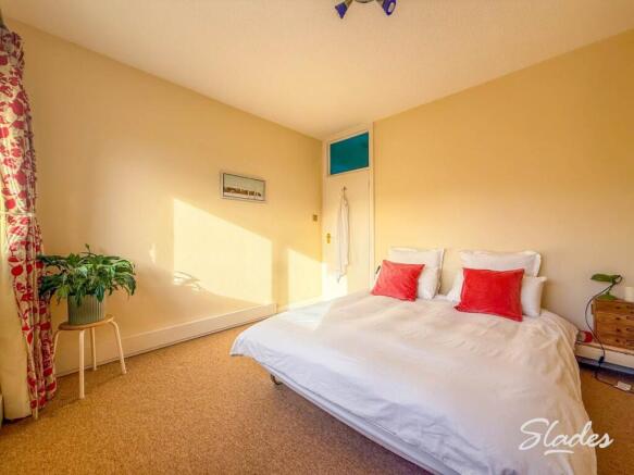 BEDROOM 1 (2)