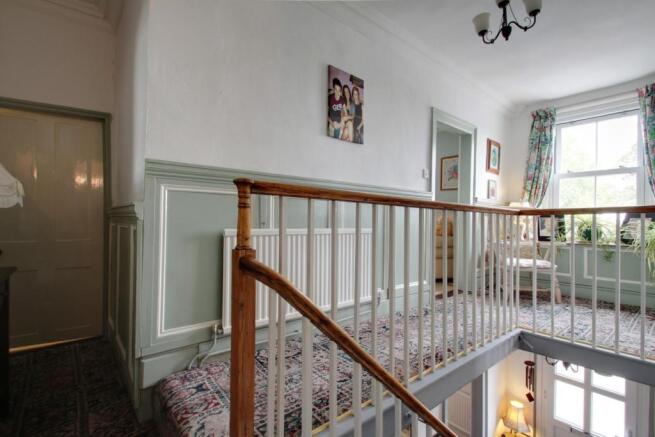 FIRST FLOOR LANDING