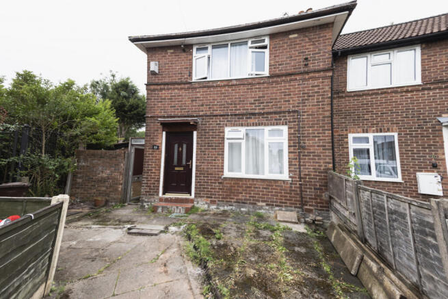 Three Bedroom End Terraced for Sale - No Vendor C