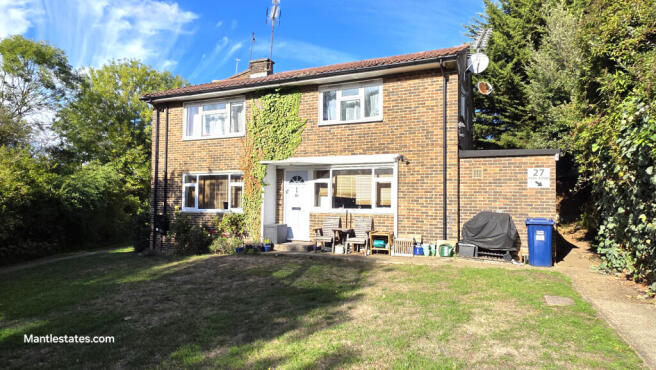 2 Bedroom Maisonette for sale, Park Road, New Bar