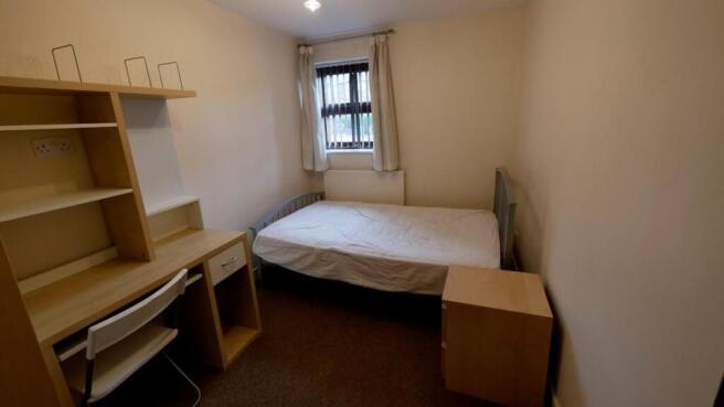 3 bed Apartment to rent Image 9