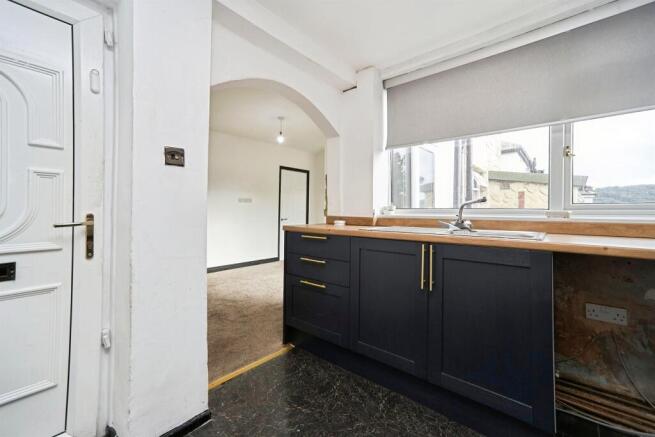 3 bed Semi-Detached for sale Image 8