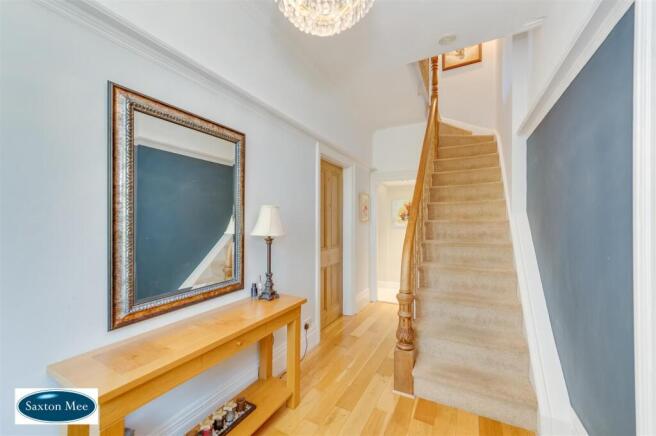 5 bed Semi-Detached for sale Image 12