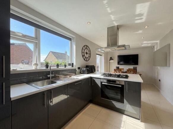 Lambton Avenue, Whickham, Newcastle upon Tyne photo 4