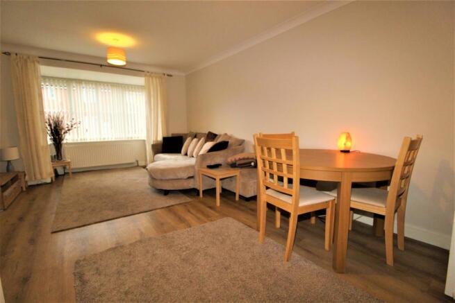 LOUNGE/ DINING ROOM