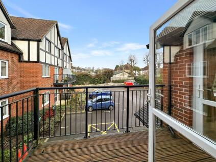 Limpsfield Road, Sanderstead, Surrey, CR2 9LB