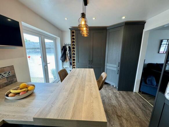 KITCHEN/DINER