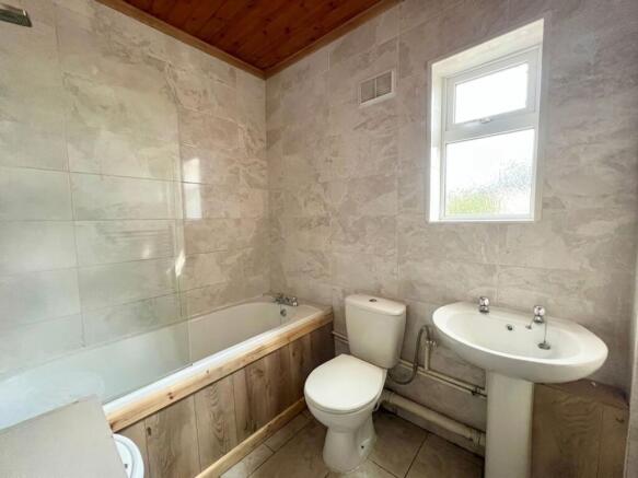 3 bed Semi-Detached for sale Image 10