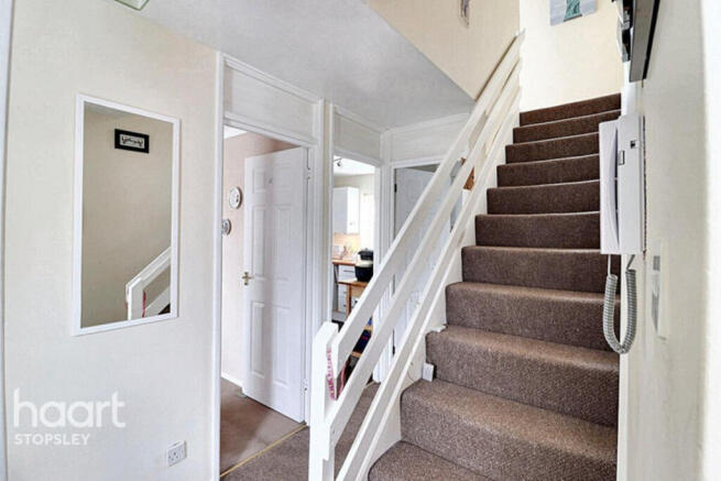 3-bed flat on Elgar Path, Luton, £175,000