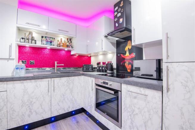 Lounge / Kitchen