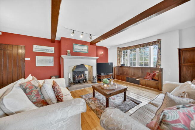 5 bed Detached for sale Image 10