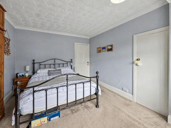 4 bed Semi-Detached for sale Image 10