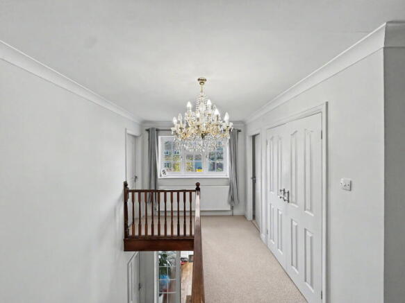 4 bed Detached for sale Image 8