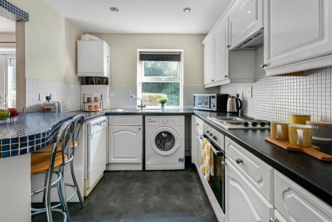 1 bed Flat to rent Image 4