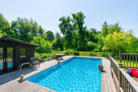 Strongrove Hill, Bath Road, Hungerford, Berkshire, RG17