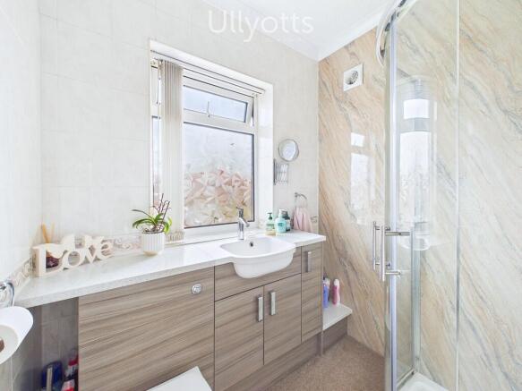 4 bed Semi-Detached for sale Image 11
