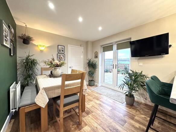 4 bed Detached for sale Image 5