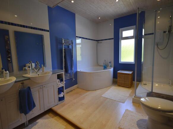 Bathroom / Shower Room / WC