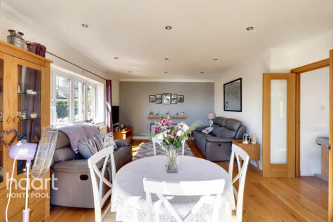 Tranch Road, Pontypool