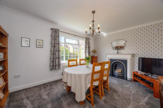 4 bed Detached for sale Image 6