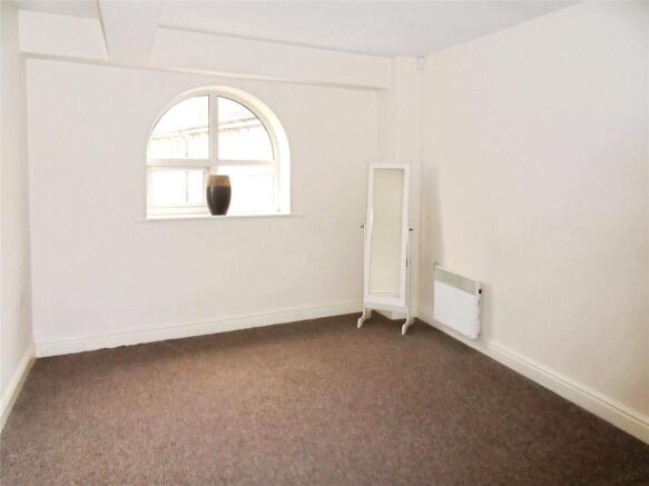 2 bed Apartment for sale Image 9