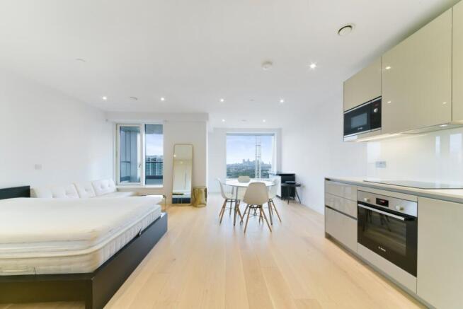 Living/Sleeping Area